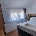 Petra * Starigrad Paklenica