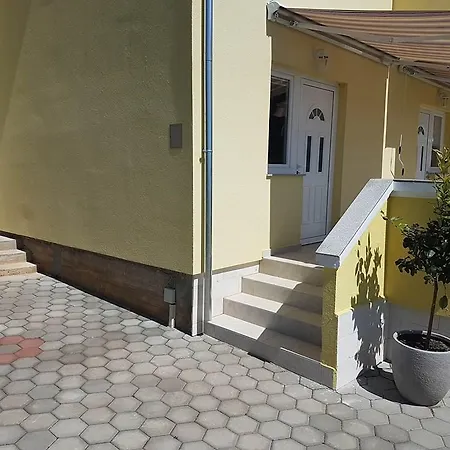 Petra Apartment
