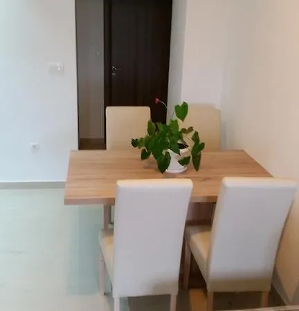 Petra Apartment *