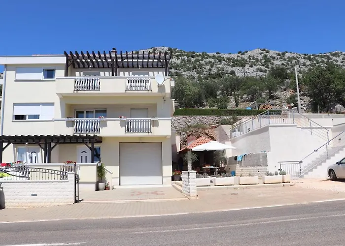 Petra Starigrad Paklenica