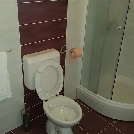 Petra * סטאריגרד-פקלניצה